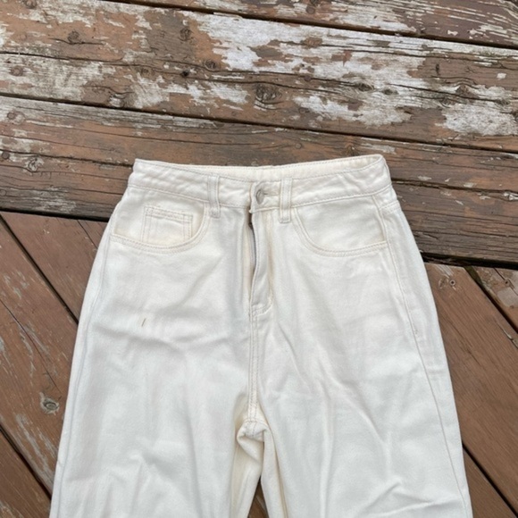 New Dazy Highrise Wide Leg Creme Jeans - Picture 4 of 11